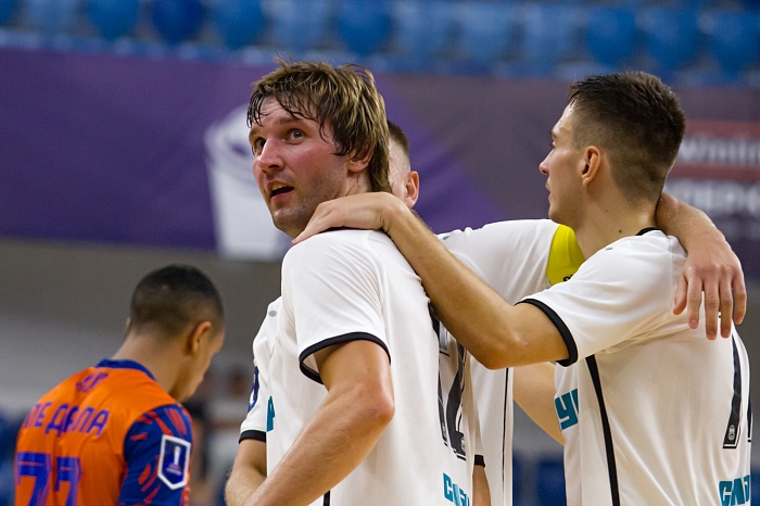 Футзальный клуб «Тюмень» никогда не сдаётся: команда Дениса Абышева и Сергея Чухрия выигрывает бронзу Суперкубка России, уступая в счёте 1:5