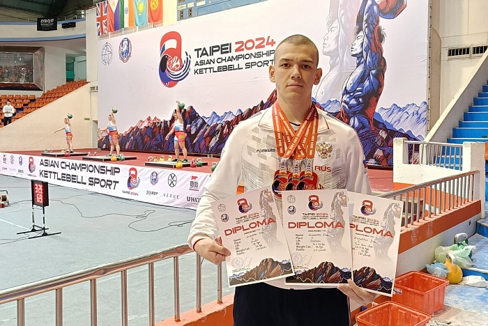 Победитель первенства Азии по гиревому спорту Иван Щетков: «Когда в Тайбэе заказывали лапшу, ждали небольшую тарелку, а нам принесли целую кастрюлю!»