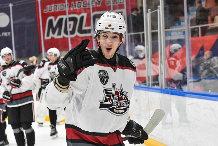 Нападающий хоккейного клуба «Тюменский Легион» Умар Марзаганов: «У меня есть победная подборка песен – она весёлая и динамичная»