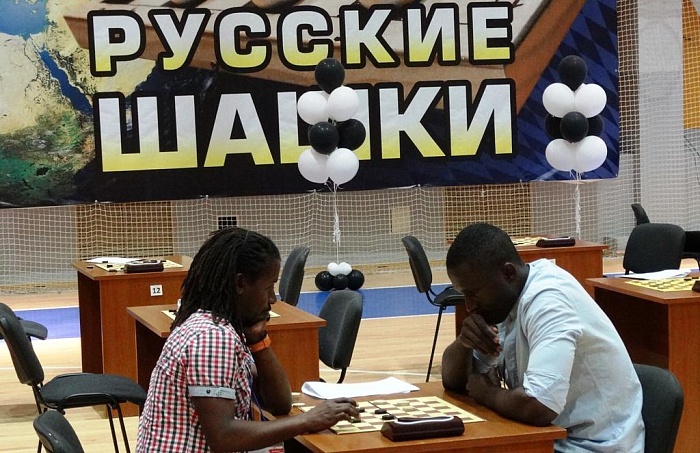 Продолжается спор за титулы в классике