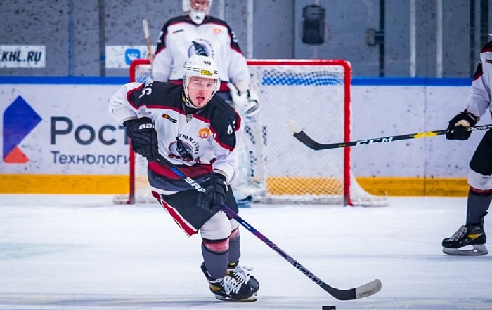 Нападающий команды Молодёжной хоккейной лиги «Тюменский Легион» Кирилл Абрамов: «Мы должны слышать и понимать тренера»