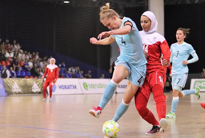 Россиянки обыграли иранских футболисток