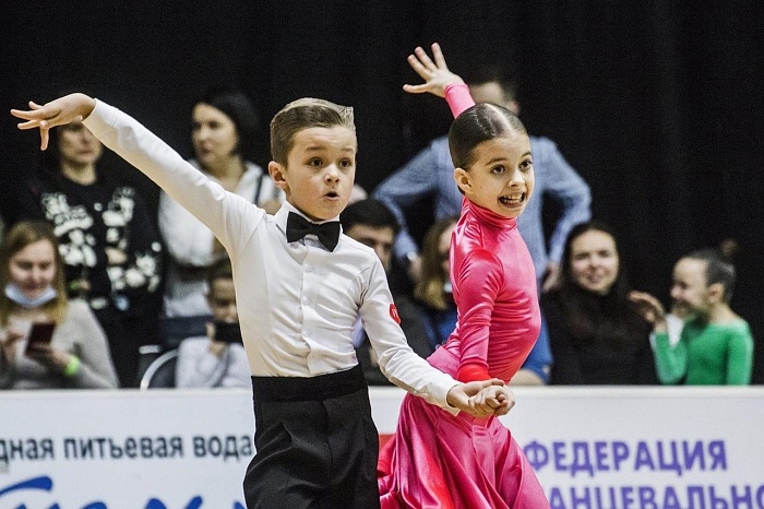 На тюменском паркете состязались в двоеборье