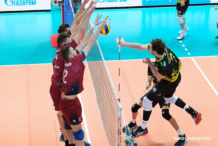 Гости сопротивлялись только в третьем сете