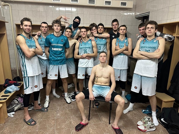 Баскетболисты тобольского «Нефтехимика» нанесли поражение клубу из Подмосковья