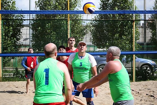 Сыграли в жару на базе отдыха