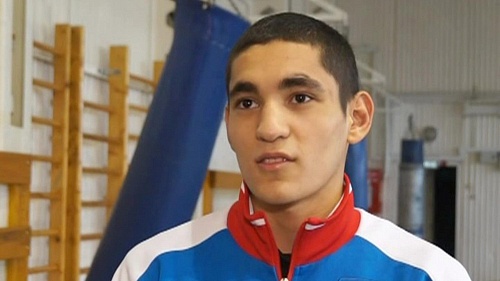 Сибиряк готовится к бою с безымянным соперником