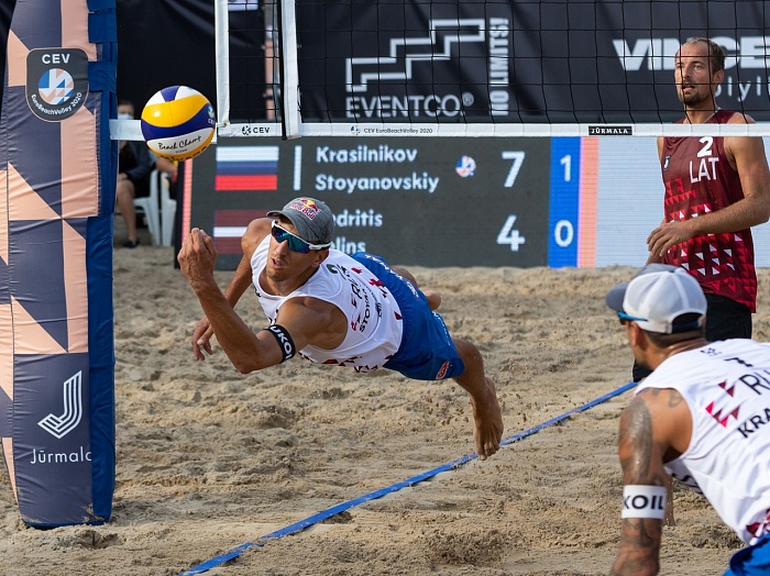 Чемпионат Европы начали с победы над хозяевами