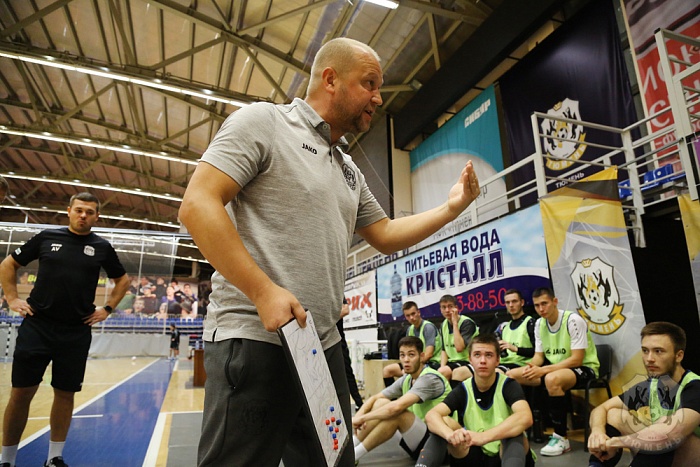 Главный тренер мини-футбольной команды «Тюмень-дубль» Евгений Осинцев: «К сожалению, пока находимся не в оптимальной форме, но в этом нет ничего страшного»