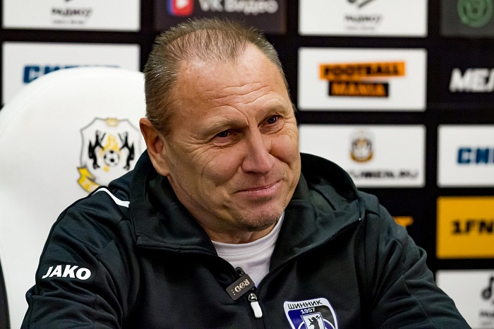 Главный тренер футбольного клуба «Шинник» Дмитрий Черышев: «Понимали, что у соперника могут возникнуть проблемы, если забрасывать мячи за спину защитникам, так и получилось»