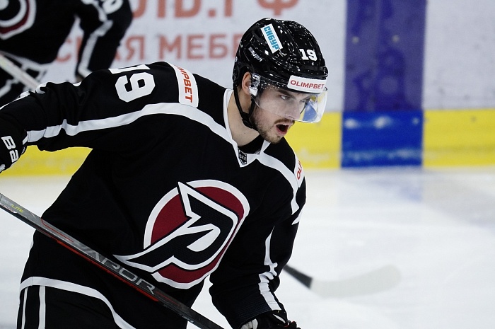 Хоккейный клуб «Рубин» уступил пермякам на домашнем льду...