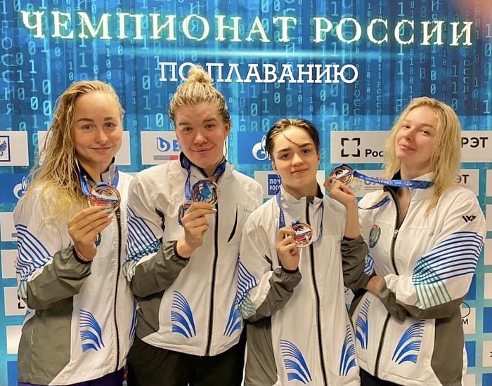Отличились в заплывах вольным стилем