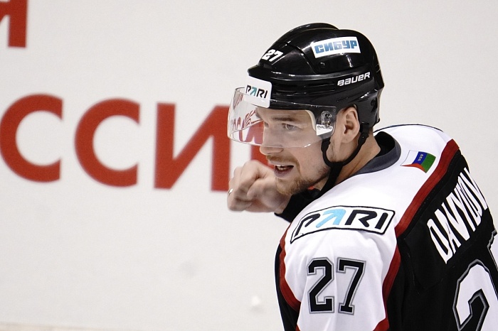 В первом раунде «Кубка Петрова» ВХЛ нападающий тюменского хоккейного клуба «Рубин» Денис Давыдов  забросил 4 шайбы