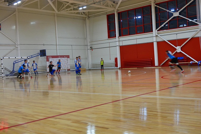 Дубль Сарвара сломил учителей в финале