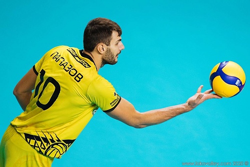 Капитан «Самотлора» держится на первой строчке