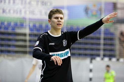 Игрок футзального клуба «Тюмень» Александр Дерябин: «Соперник ближе к окончанию таймов подсаживался»