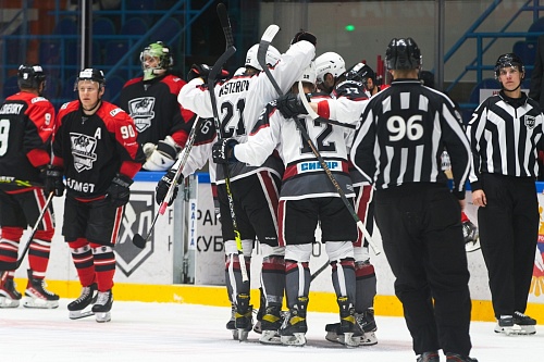 Хоккейный «Рубин» третьего  соперника на выезде побил!