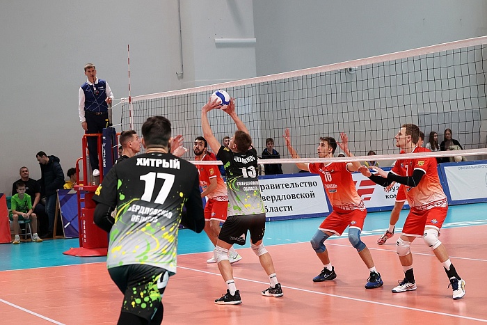 Волейболисты «Тюмени» в Екатеринбурге в трёх сетах уступили хозяевам площадки