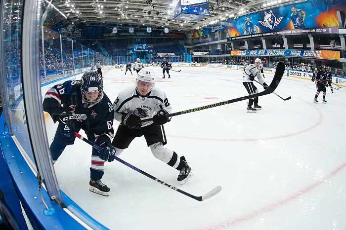 Хоккейная команда «Тюменский Легион» победила в матче с серией из двадцати буллитов
