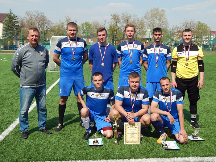 «Союз» разгромил в финале «легионеров» и забрал ишимский Кубок Победы