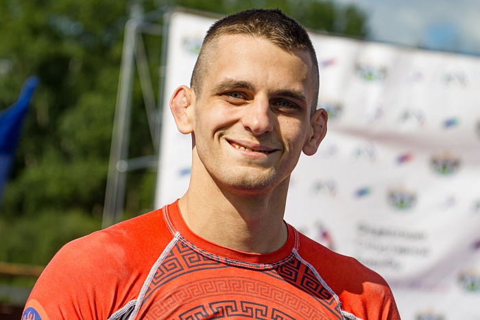 Фестиваль единоборств в День физкультурника на тюменской набережной