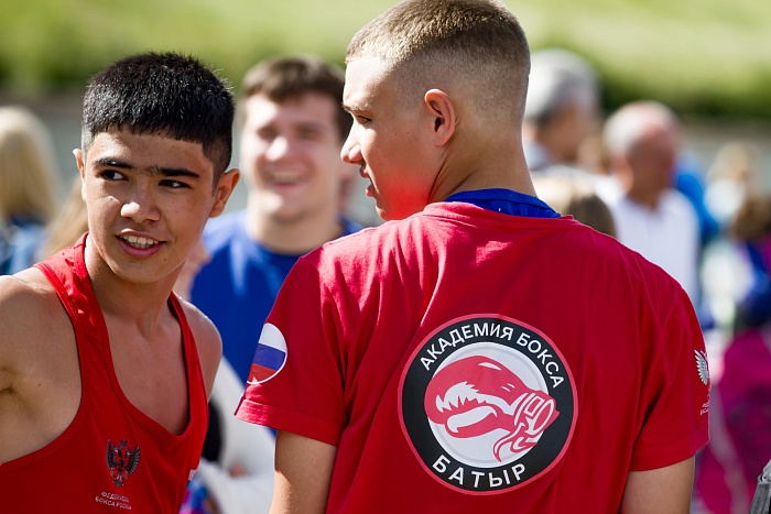 Фестиваль единоборств в День физкультурника на тюменской набережной
