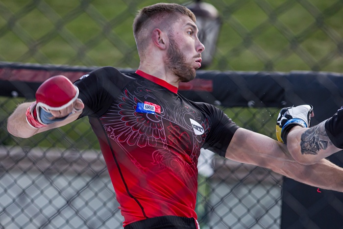 Фестиваль единоборств в День физкультурника на тюменской набережной