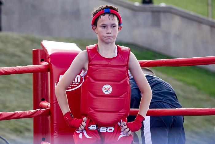 Фестиваль единоборств в День физкультурника на тюменской набережной