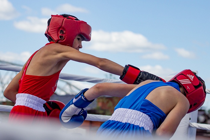 Фестиваль единоборств в День физкультурника на тюменской набережной