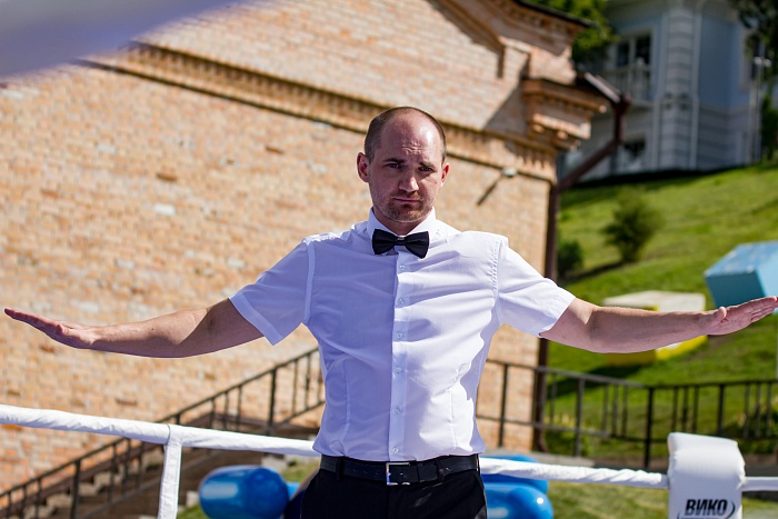 Фестиваль единоборств в День физкультурника на тюменской набережной