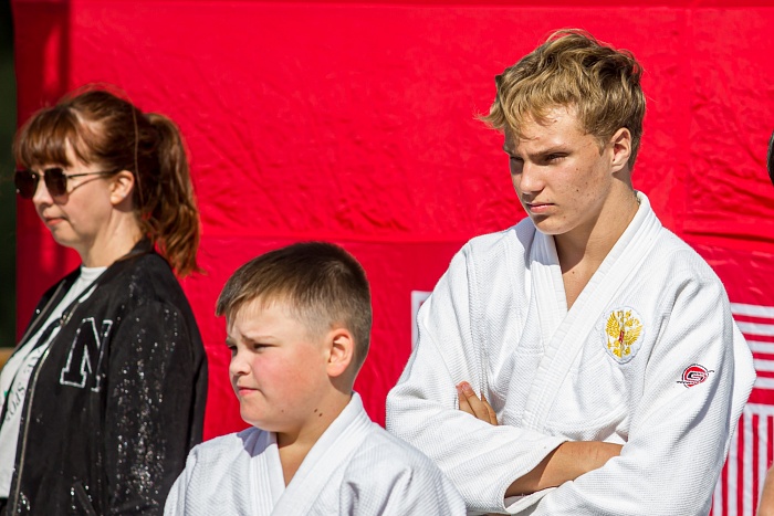 Фестиваль единоборств в День физкультурника на тюменской набережной