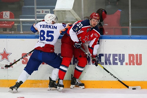 Армейский бомбардир сыграет за сибиряков