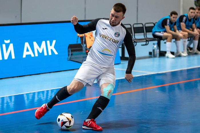 За футзальное золото поспорят «Вектор» и банкиры