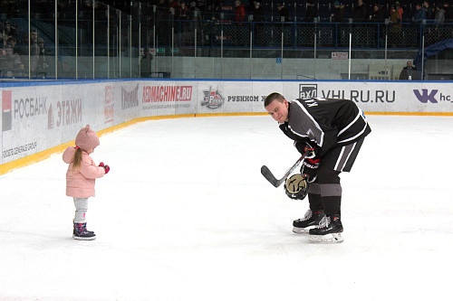 Илья Карлин чаще всех бросал по воротам «Бурана»