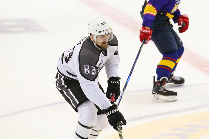 Виталий Зотов: «Пропущенные шайбы делали нас злее»