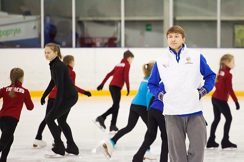 Тюменец выиграл на домашнем льду!