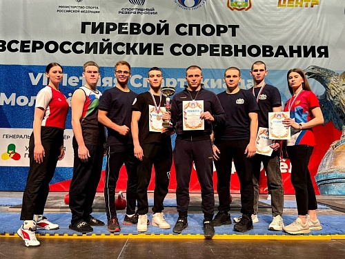 Тюменские гиревики привезли награды из Орла