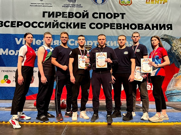 Тюменские гиревики привезли награды из Орла