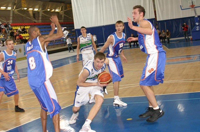 Серб и литовец пашут в «Югре»