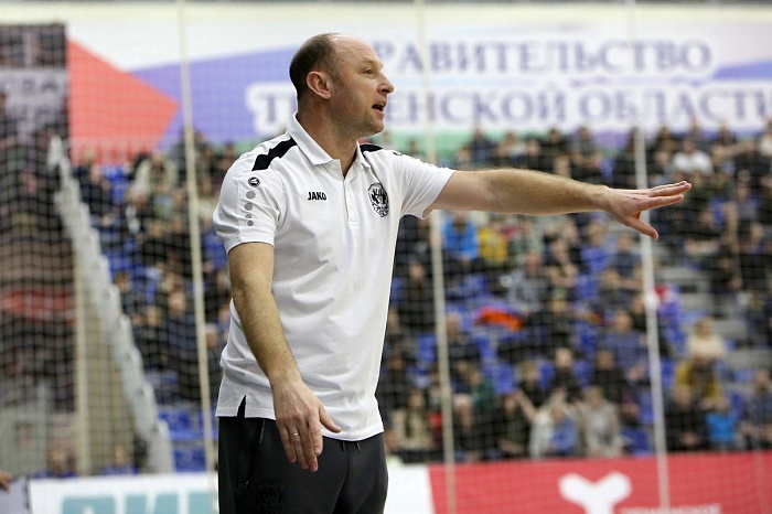 Главный тренер мини-футбольного клуба «Тюмень» Денис Абышев: «Зеркальный результат, готовимся к двум таким же напряжённым матчам дома»