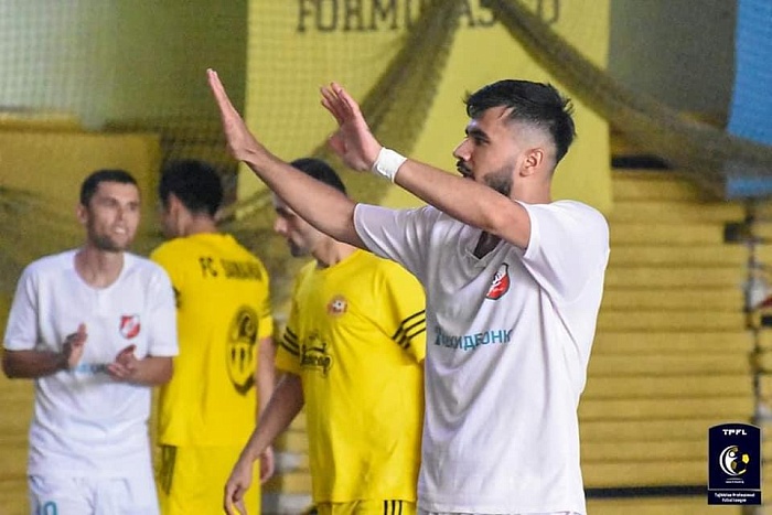 Команда тюменца лидирует в Таджикистане!