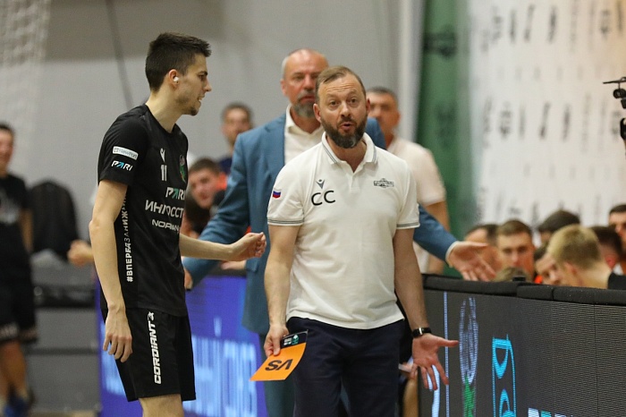 Известный тренер Сергей Скорович покинул нижегородский клуб