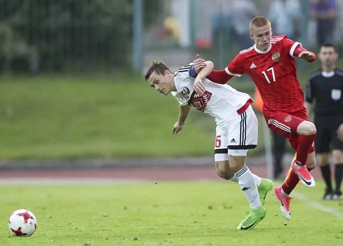 Павел Шакуро получил травму после столкновения с Фёдором Смоловым