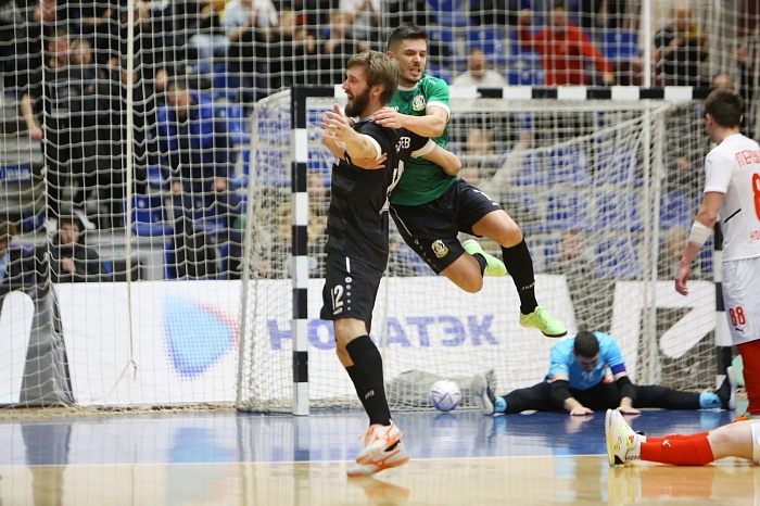 Победа мини-футбольного клуба «Тюмень» в «качельной» игре с новосибирским «Сибиряком»