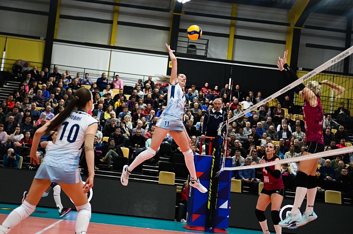 Тюменские волейболистки собирались в «Сахалин»…