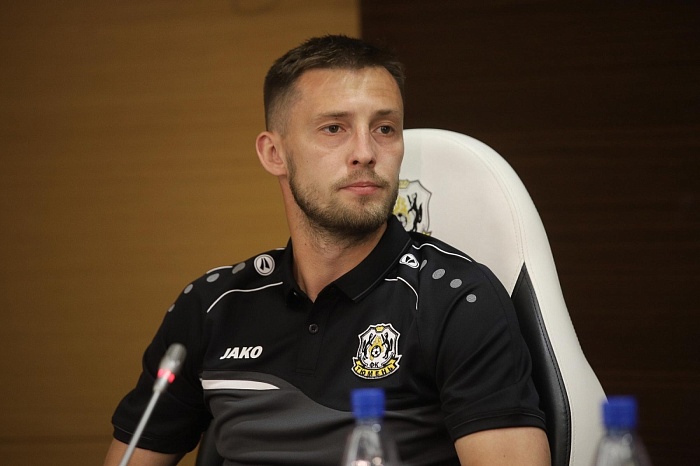 Бывший соперник футбольного клуба «Тюмень» по первой лиге, ФК «Акрон» затеял тотальную перестройку