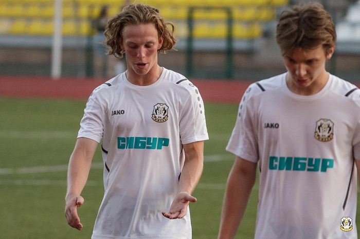 Футбольная команда «Тюмень-2» оказалась бессильна перед прагматичным стилем «Металлурга» из Аши