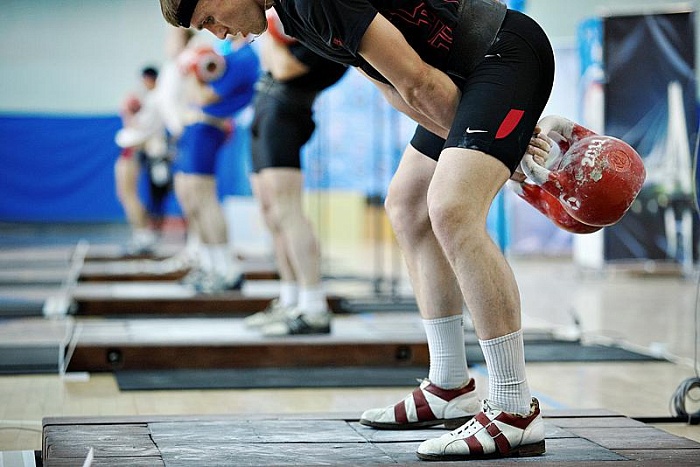 Тюменские силачи пробились к наградам в Крыму