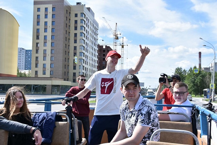 Олимпийского чемпиона прокатили на автобусе