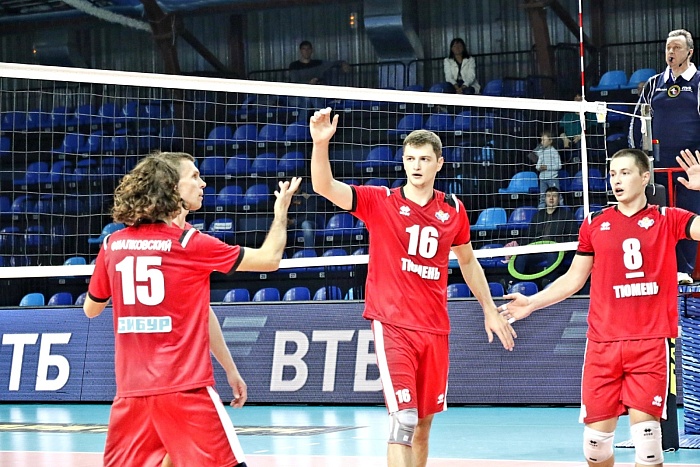 «Тюмень» уверенно справилась с «Изумрудом»